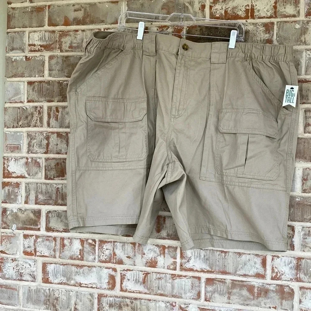 Croft & Borrow Light Tan Elasticized Sides Plus Size Cargo Shorts - Picture 1 of 13